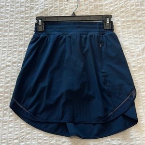 Lululemon final lap skort size 4